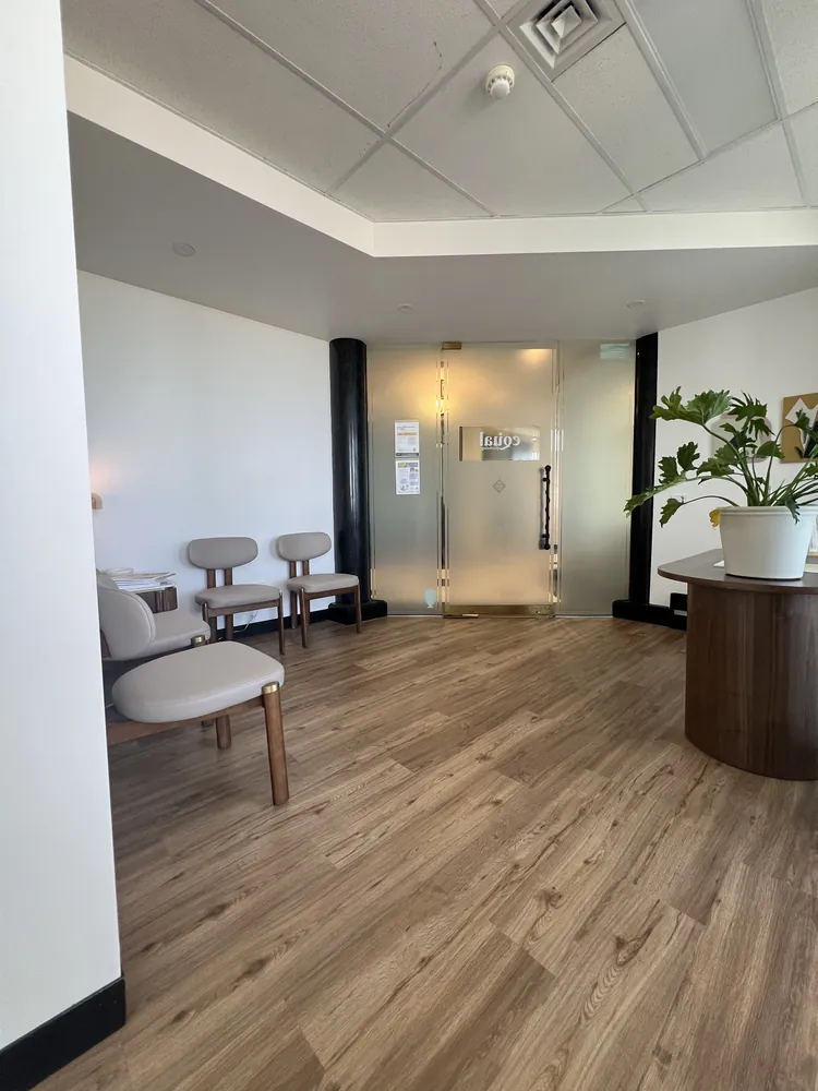 Shared waiting area, view 3